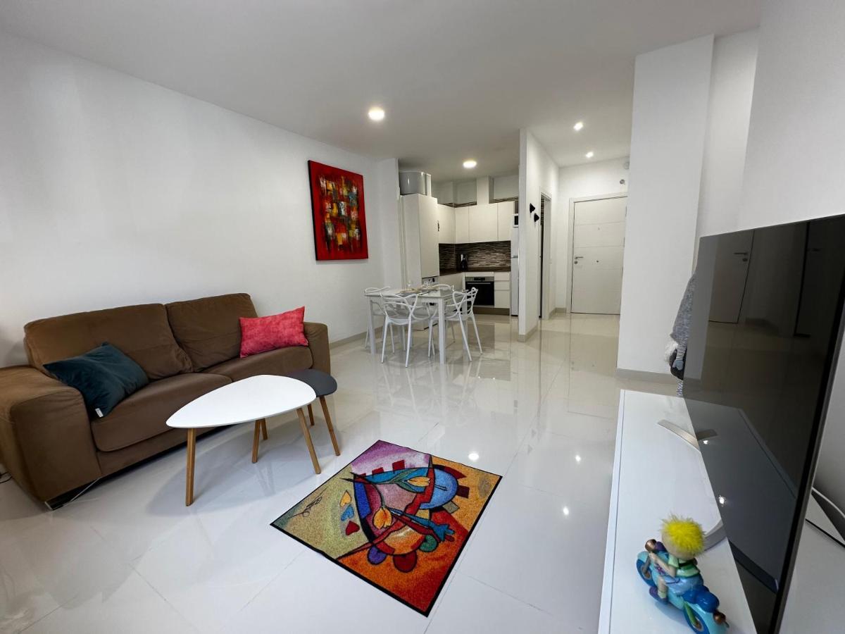 Magnificent And New Apartment In Playa San Juan 吉亚德索拉 外观 照片